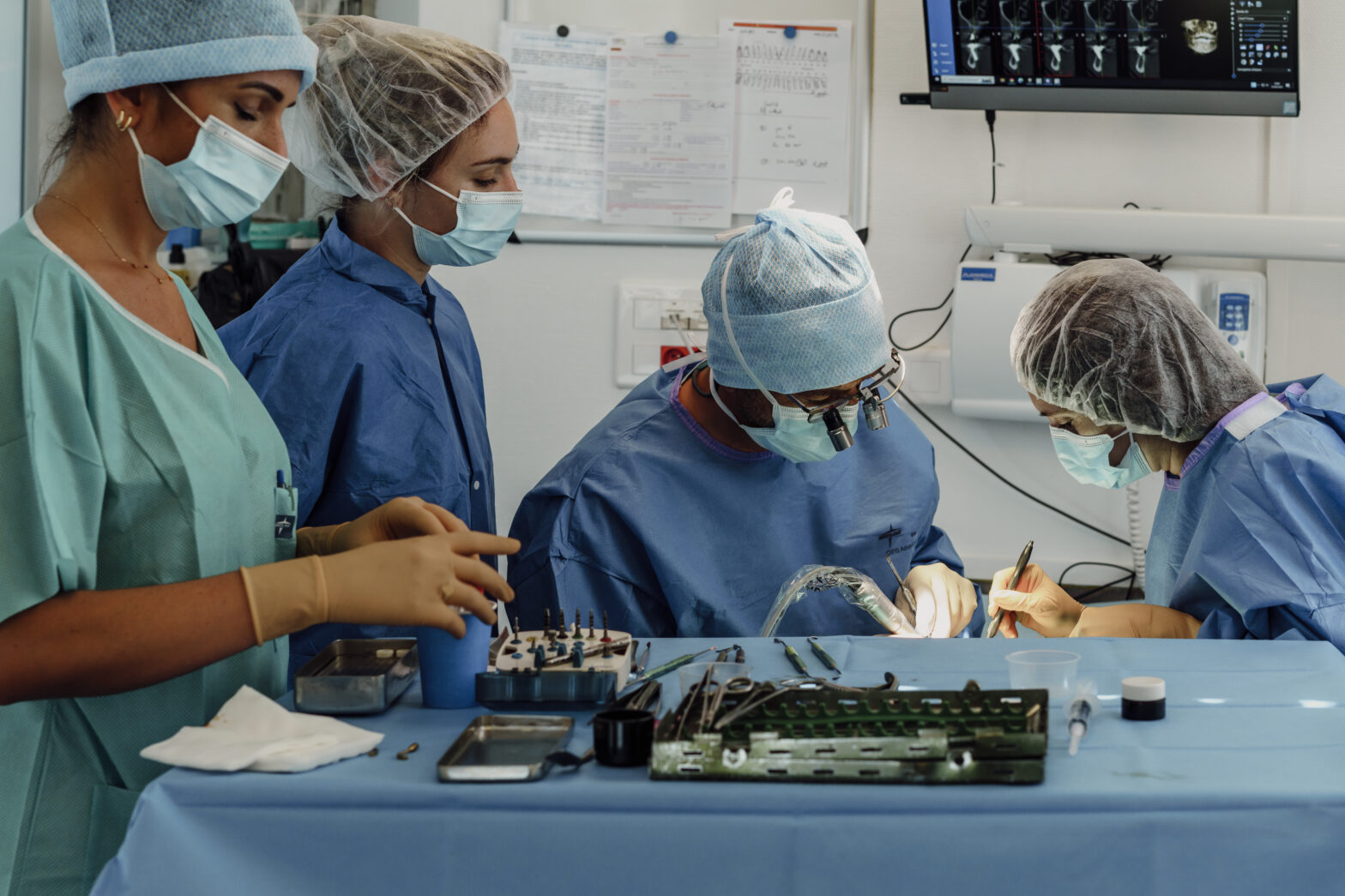 Tout savoir sur le Sinus Lift : une intervention essentielle en implantologie dentaire